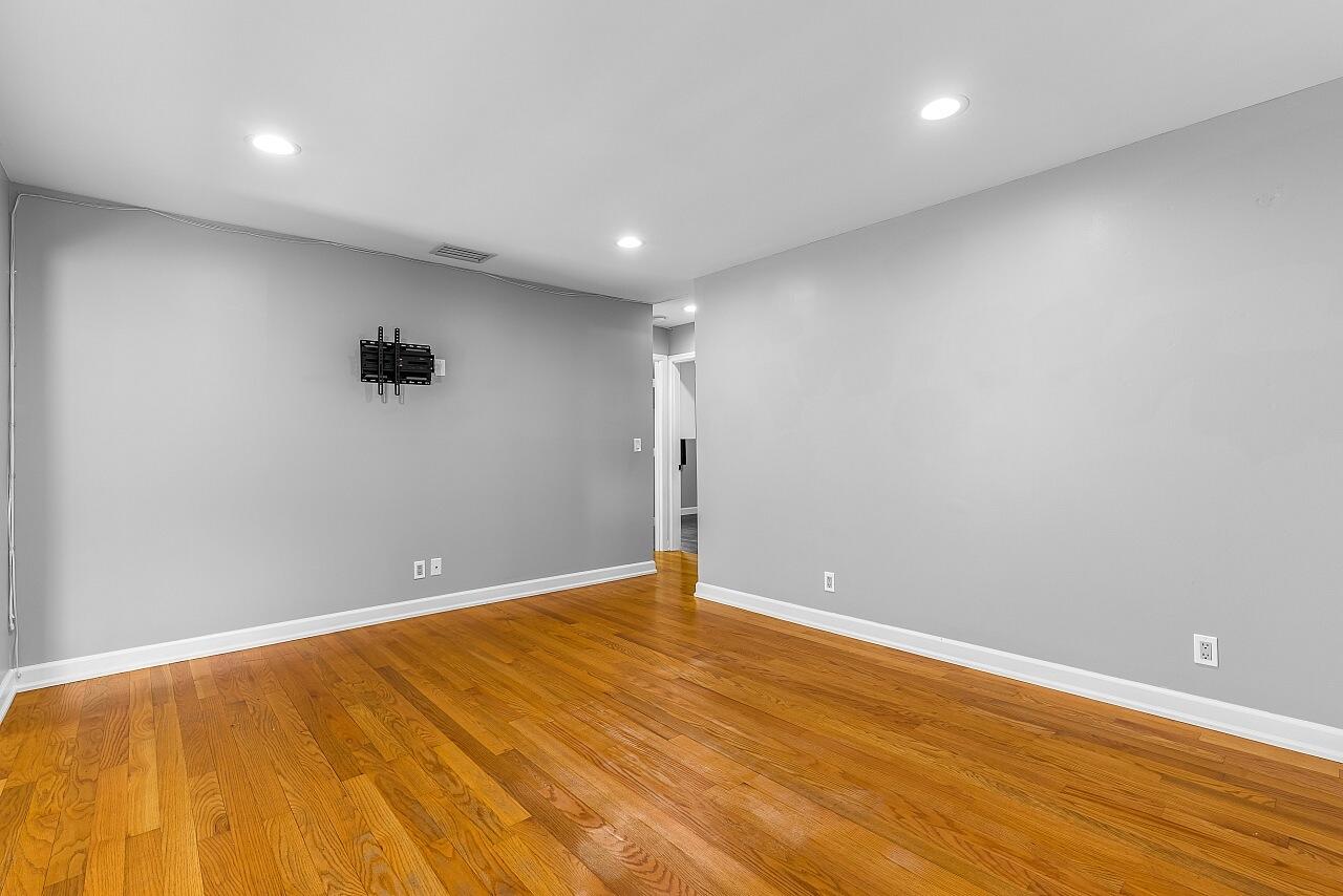 GREENWOOD VILLAGE SUB UNIT 2 - Residential