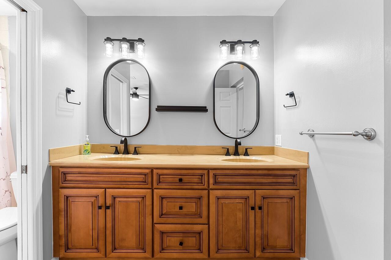 GREENWOOD VILLAGE SUB UNIT 2 - Residential