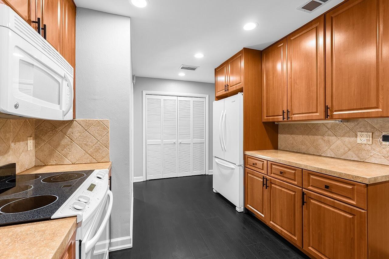 GREENWOOD VILLAGE SUB UNIT 2 - Residential