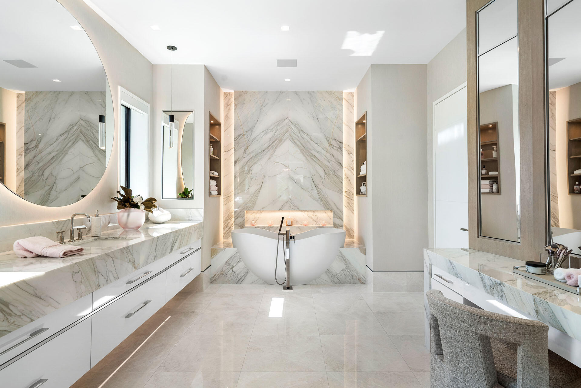 ROYAL PALM YACHT & COUNTRY CLUB - Residential