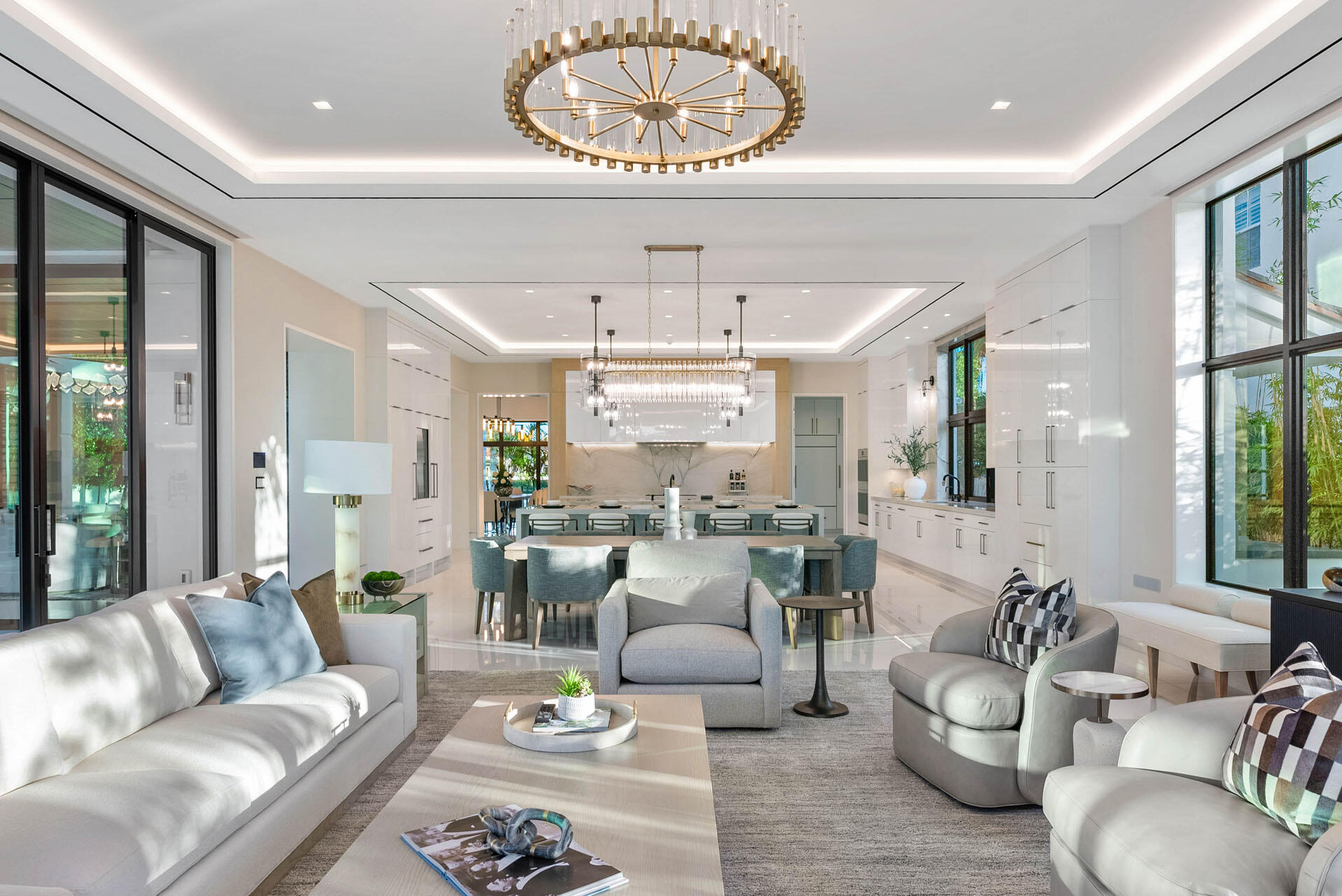 ROYAL PALM YACHT & COUNTRY CLUB - Residential