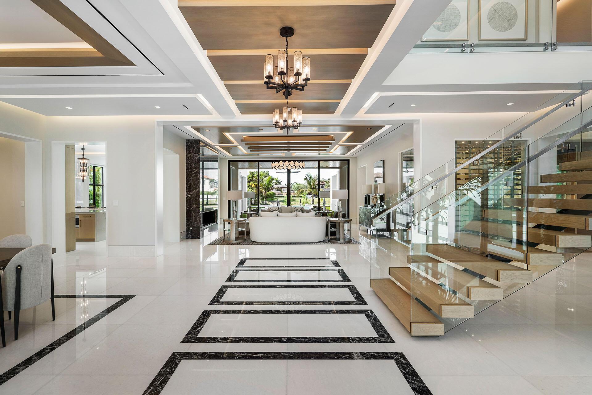 ROYAL PALM YACHT & COUNTRY CLUB - Residential