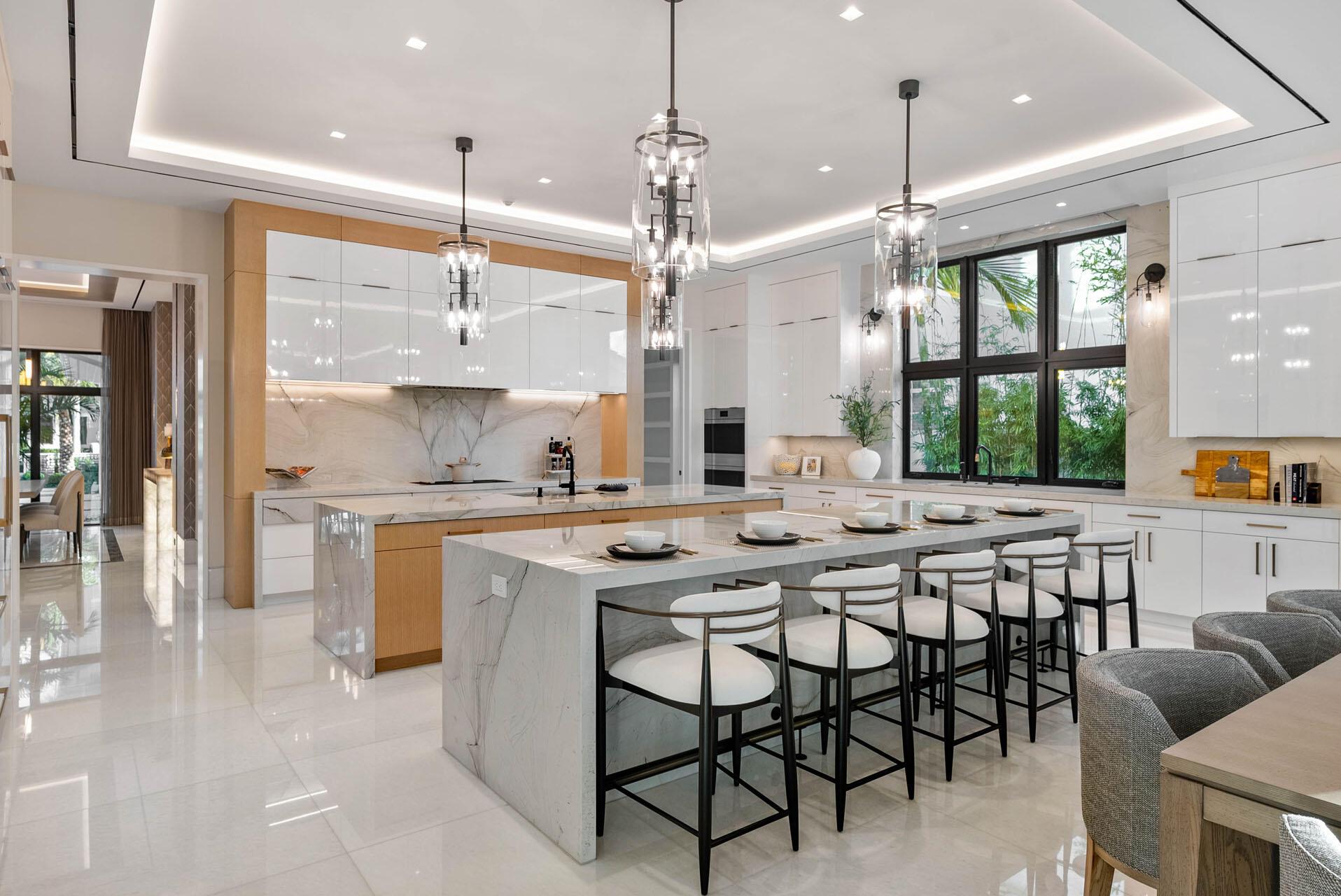 ROYAL PALM YACHT & COUNTRY CLUB - Residential