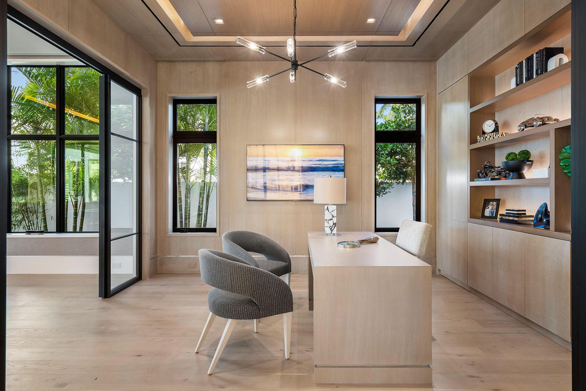 ROYAL PALM YACHT & COUNTRY CLUB - Residential