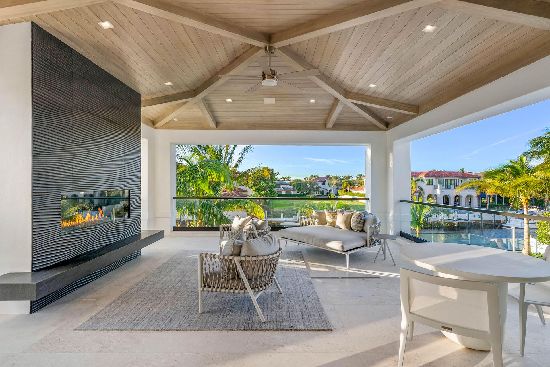 ROYAL PALM YACHT & COUNTRY CLUB - Residential