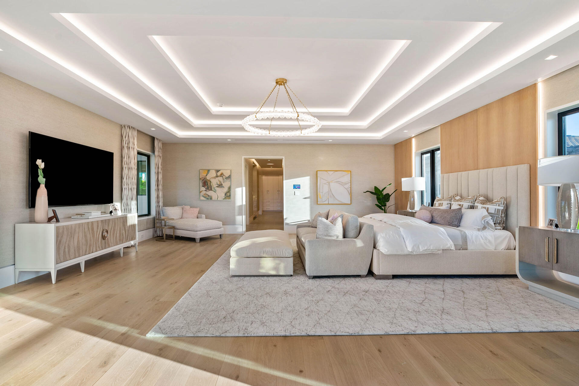 ROYAL PALM YACHT & COUNTRY CLUB - Residential