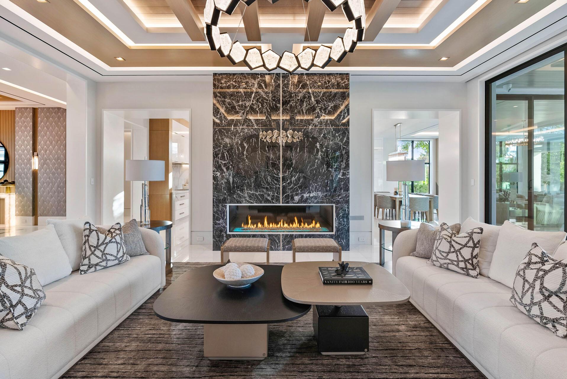 ROYAL PALM YACHT & COUNTRY CLUB - Residential