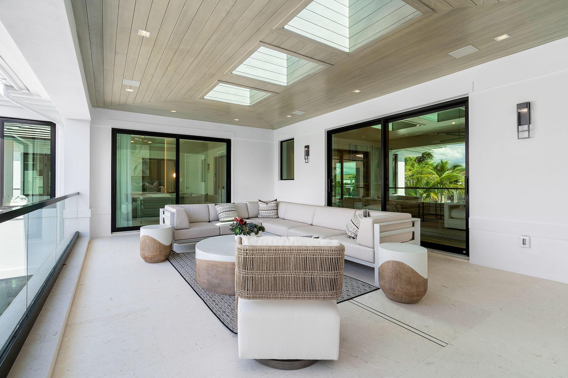 ROYAL PALM YACHT & COUNTRY CLUB - Residential