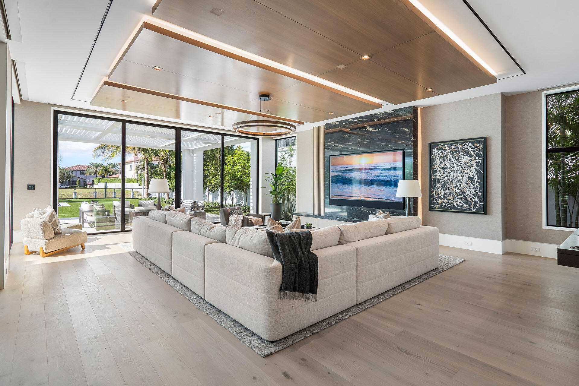ROYAL PALM YACHT & COUNTRY CLUB - Residential