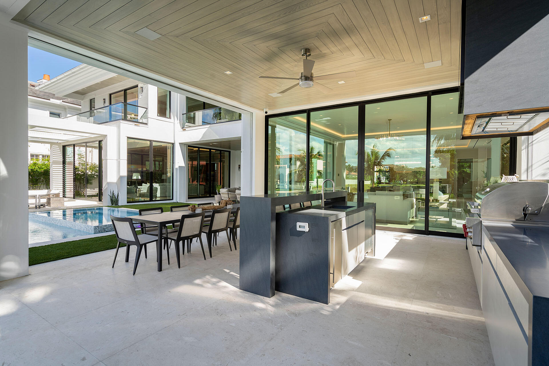 ROYAL PALM YACHT & COUNTRY CLUB - Residential