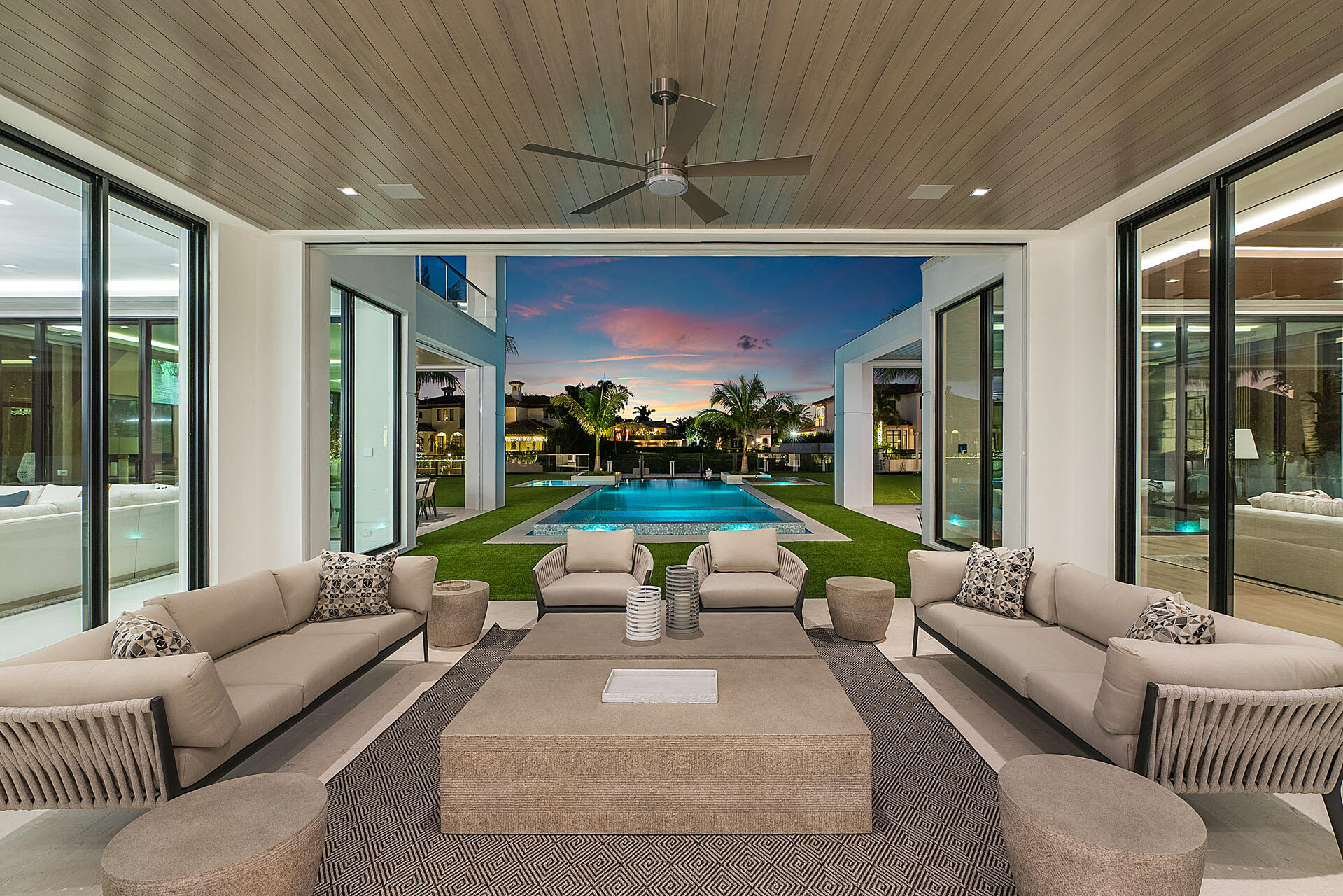 ROYAL PALM YACHT & COUNTRY CLUB - Residential
