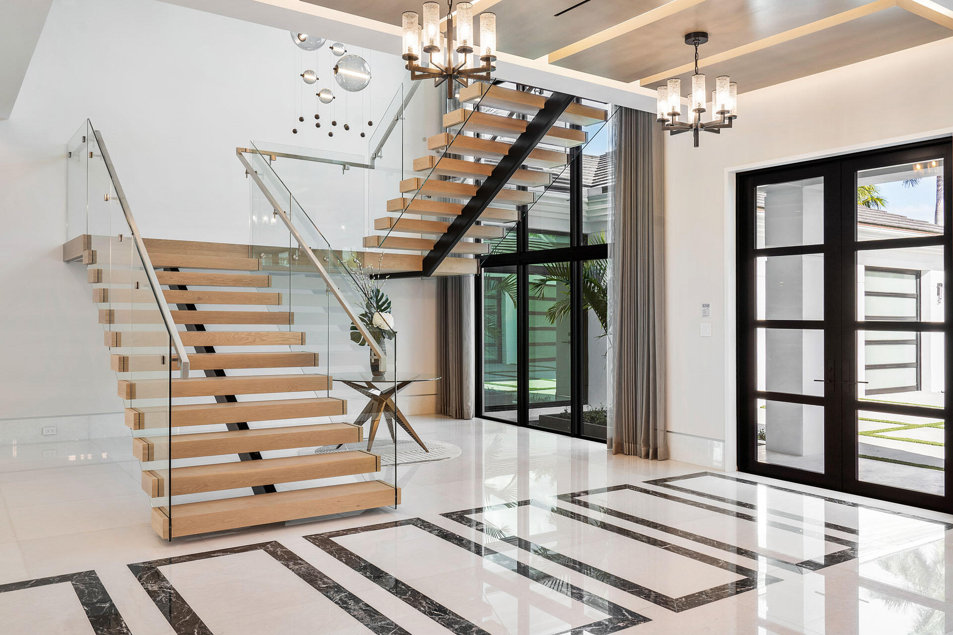 ROYAL PALM YACHT & COUNTRY CLUB - Residential