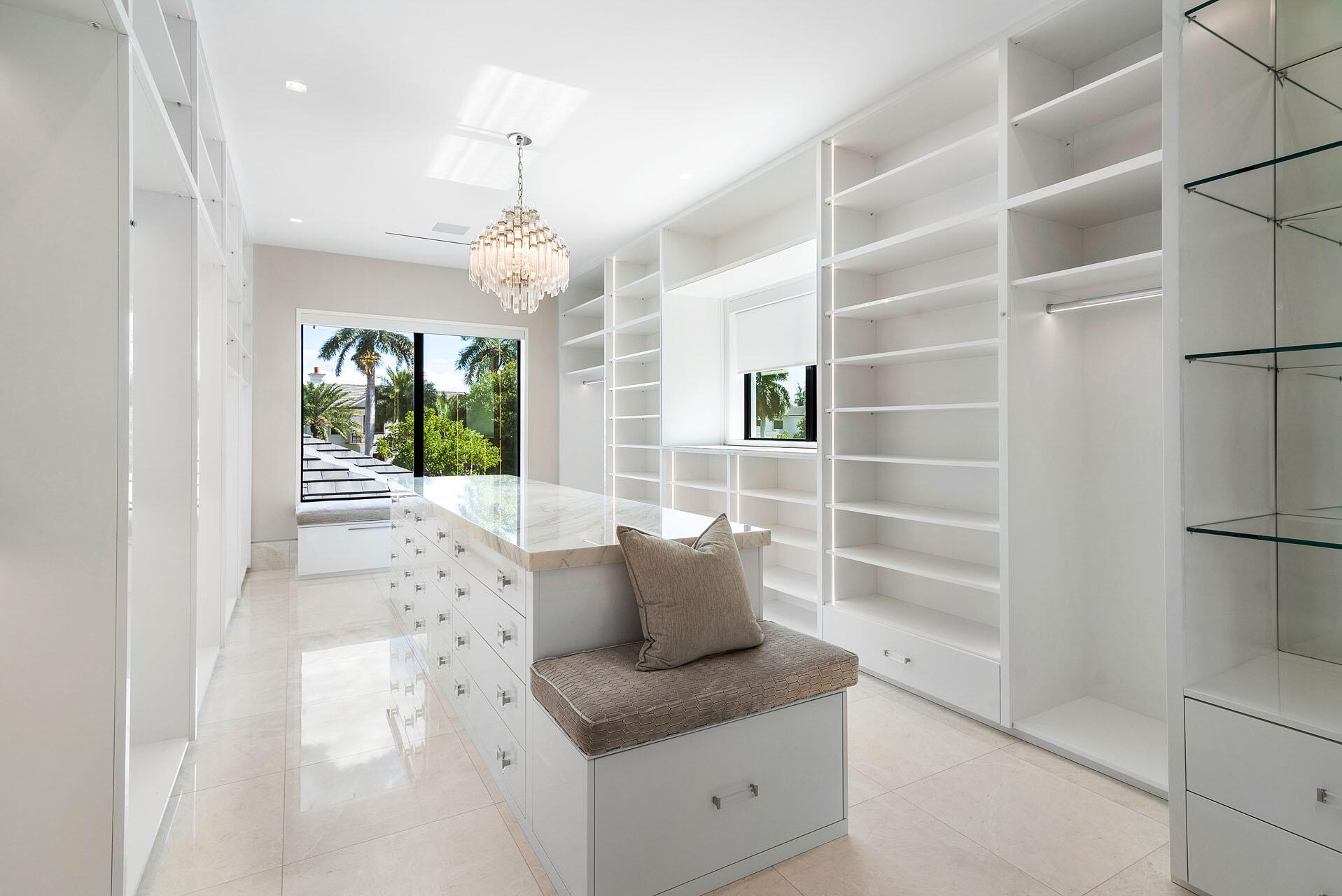 ROYAL PALM YACHT & COUNTRY CLUB - Residential