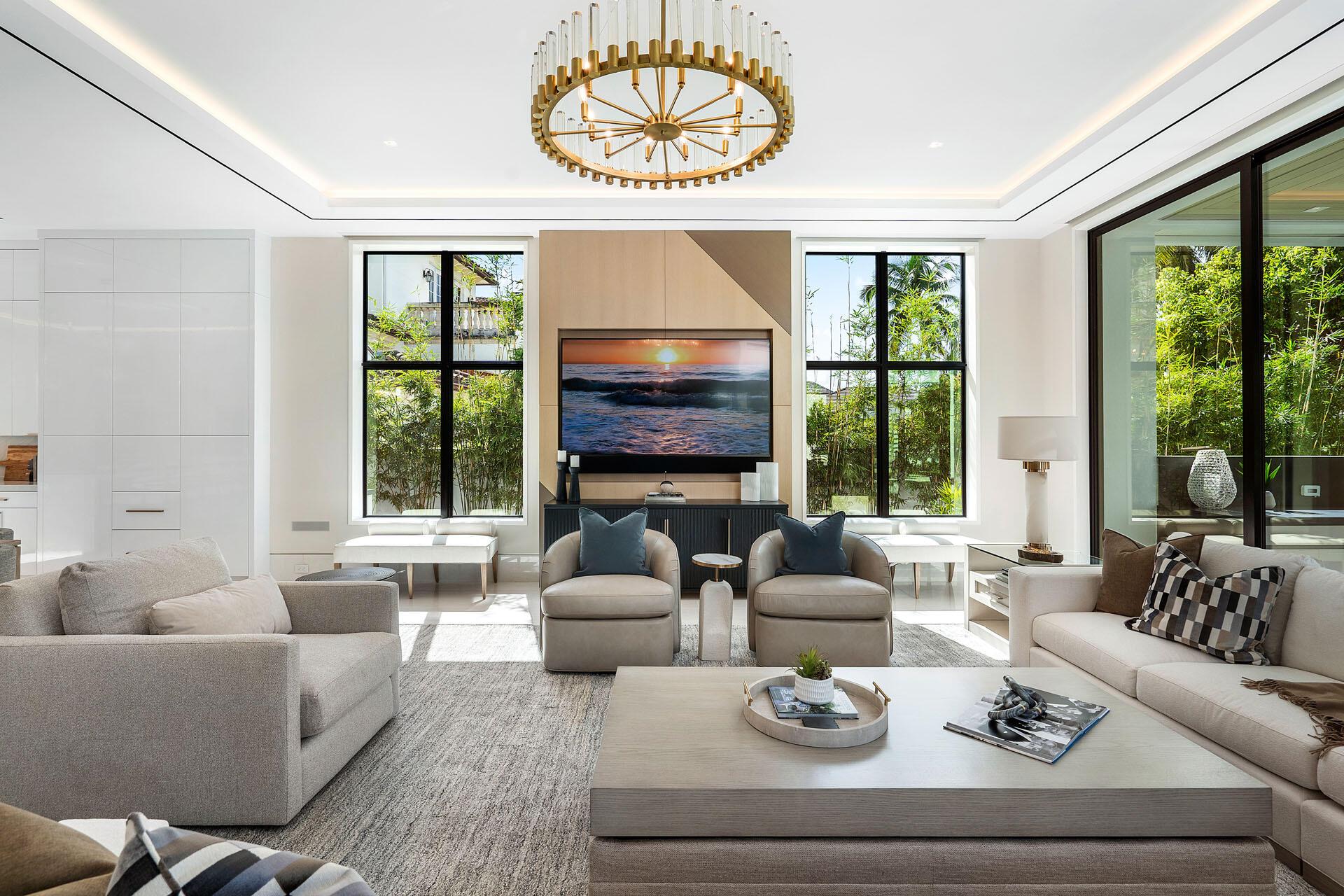 ROYAL PALM YACHT & COUNTRY CLUB - Residential