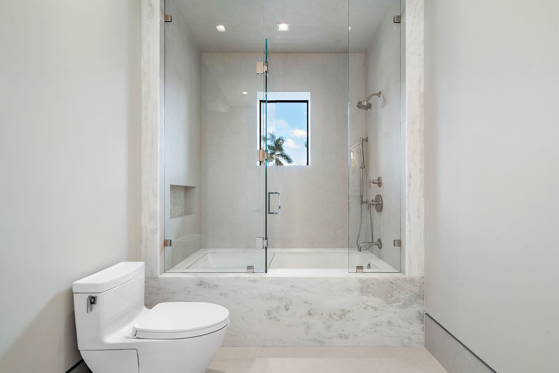 ROYAL PALM YACHT & COUNTRY CLUB - Residential