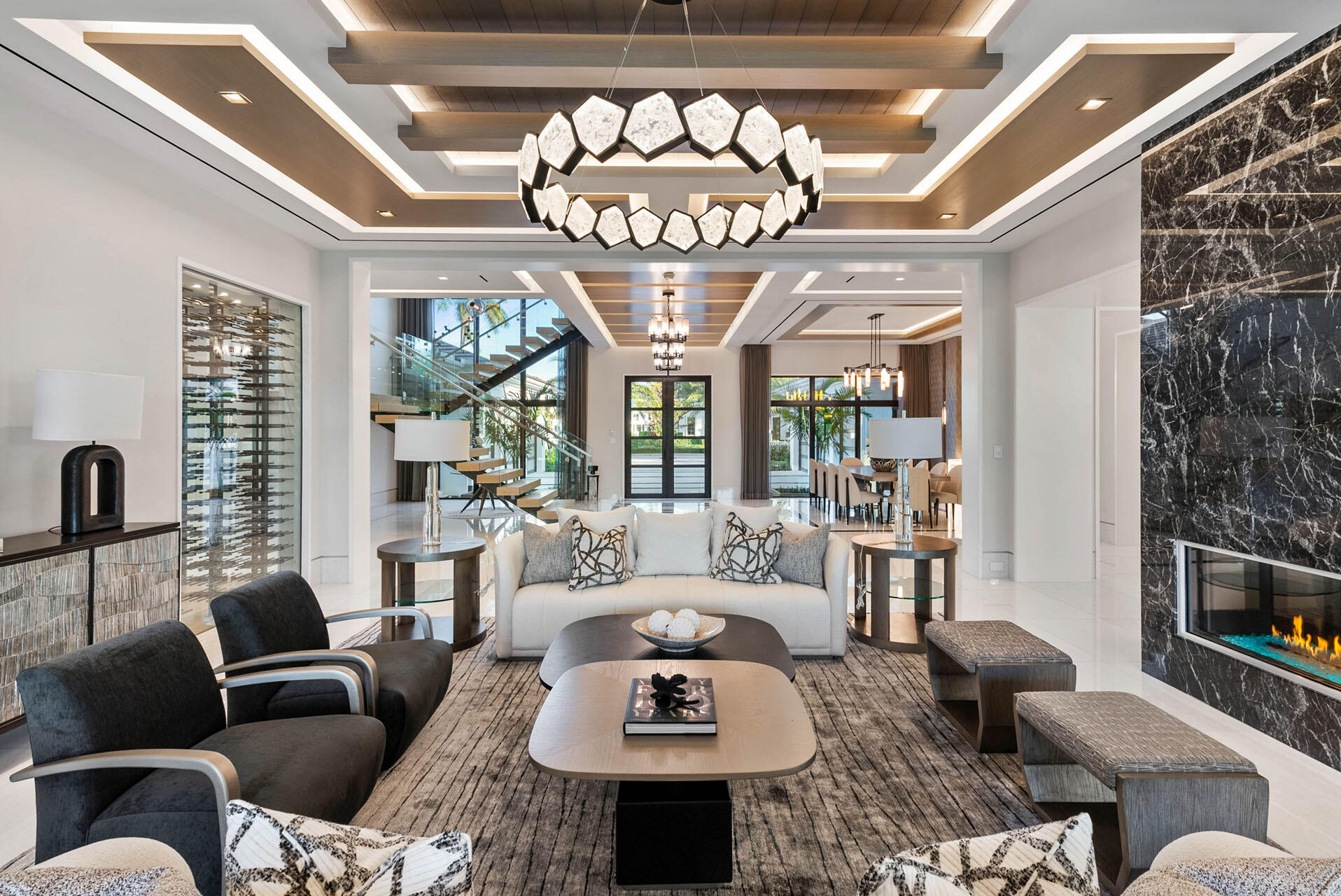 ROYAL PALM YACHT & COUNTRY CLUB - Residential