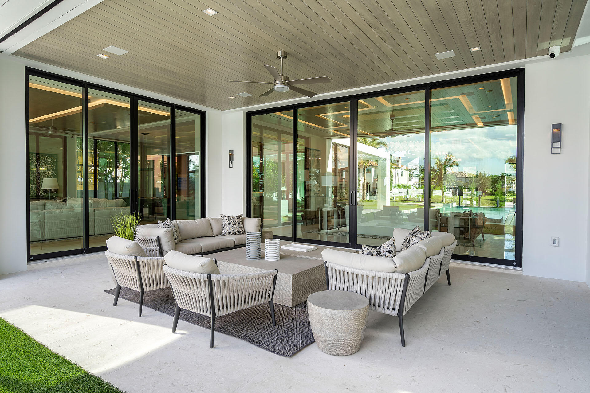 ROYAL PALM YACHT & COUNTRY CLUB - Residential