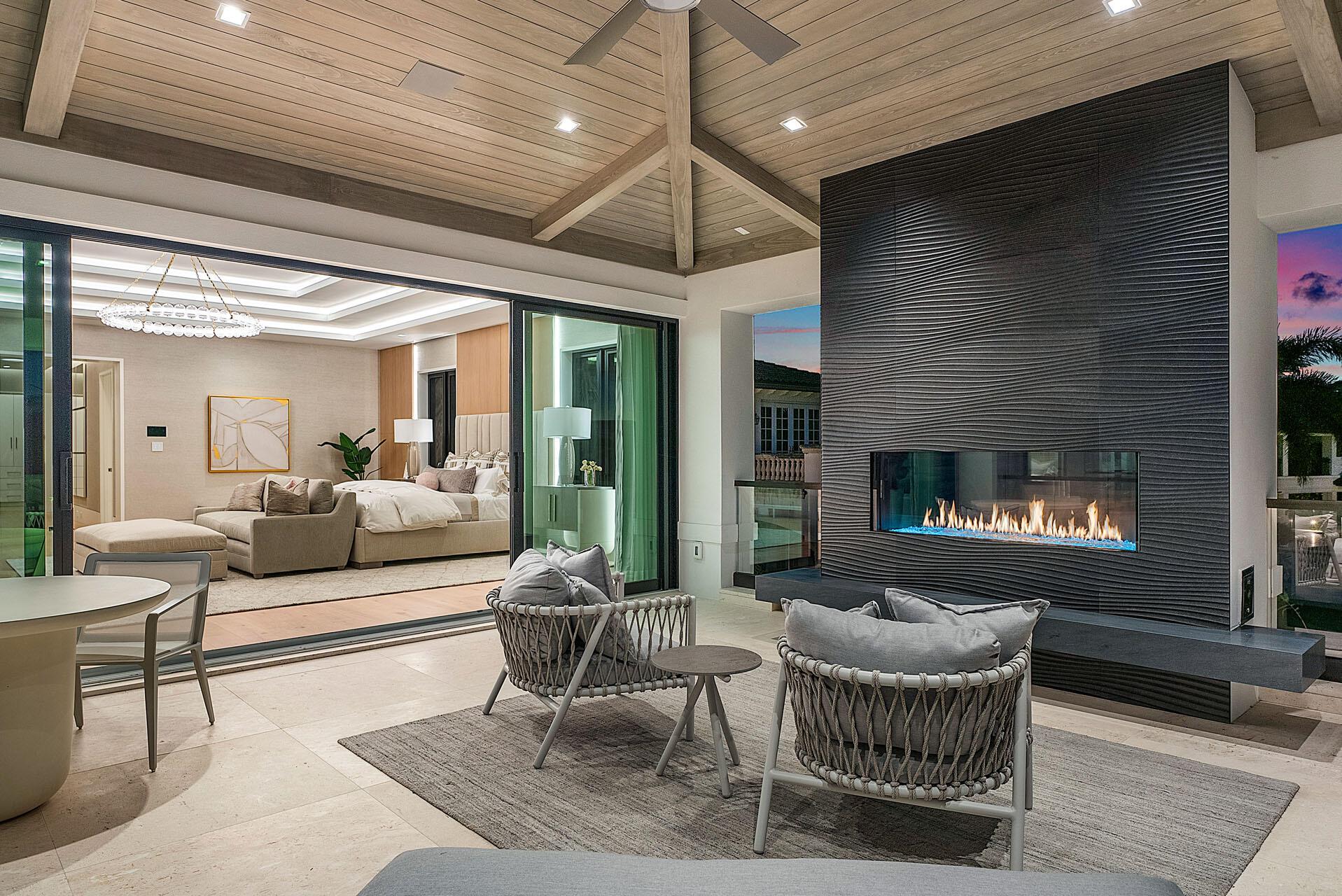 ROYAL PALM YACHT & COUNTRY CLUB - Residential