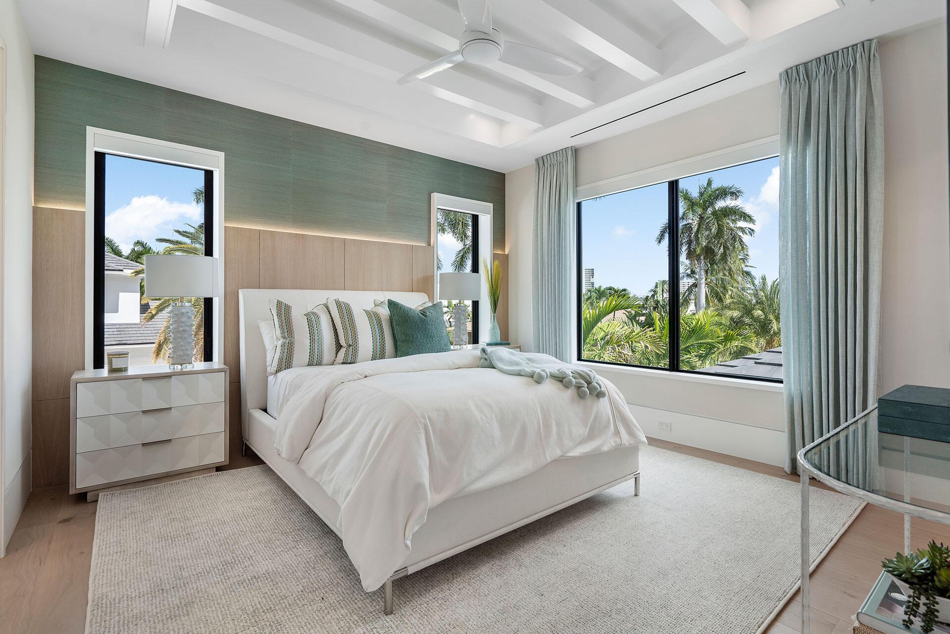 ROYAL PALM YACHT & COUNTRY CLUB - Residential