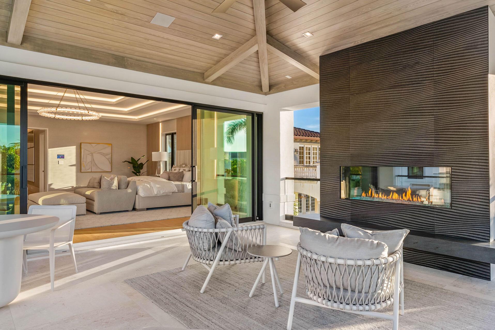 ROYAL PALM YACHT & COUNTRY CLUB - Residential