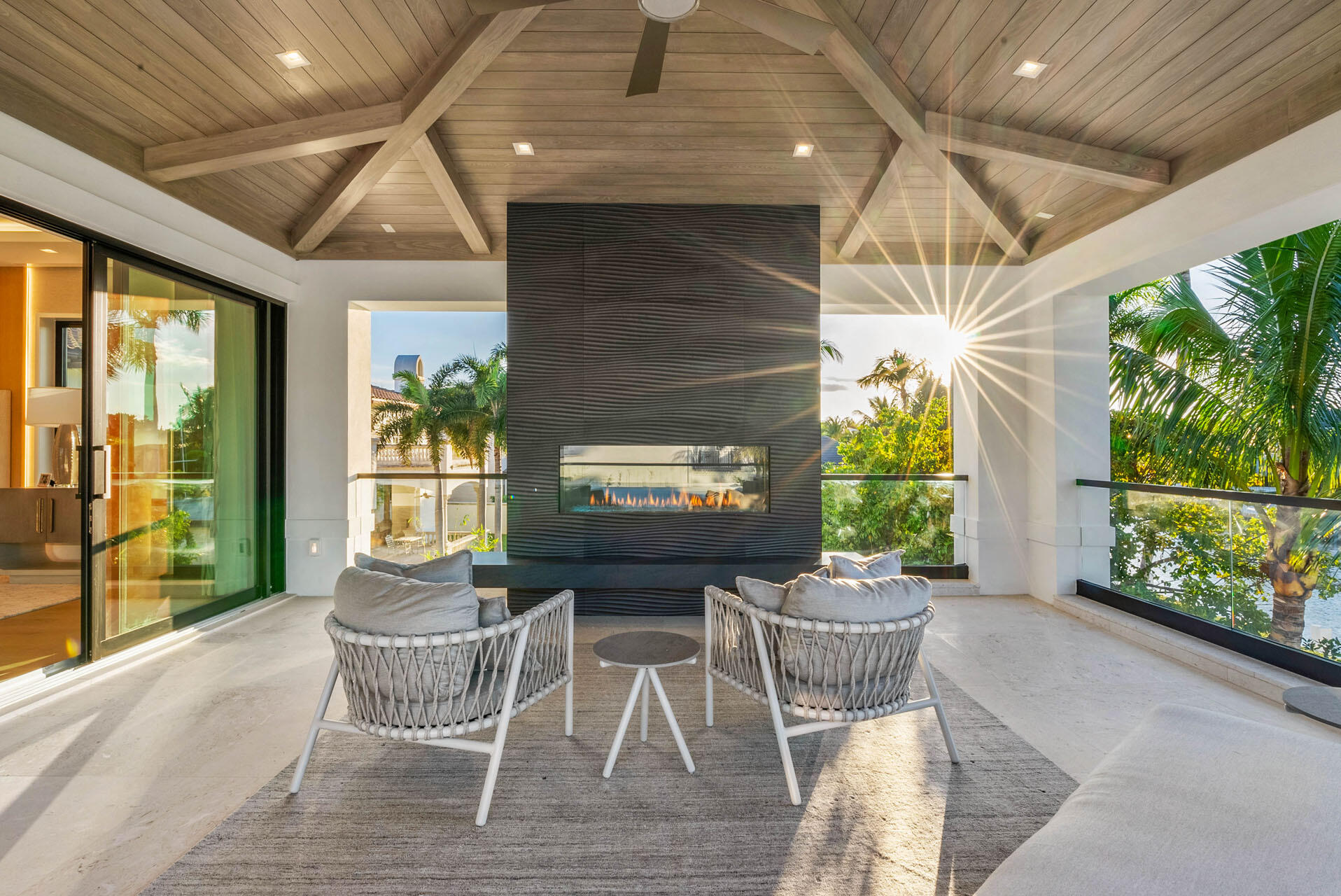 ROYAL PALM YACHT & COUNTRY CLUB - Residential