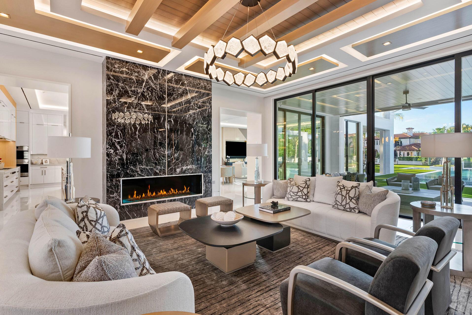 ROYAL PALM YACHT & COUNTRY CLUB - Residential