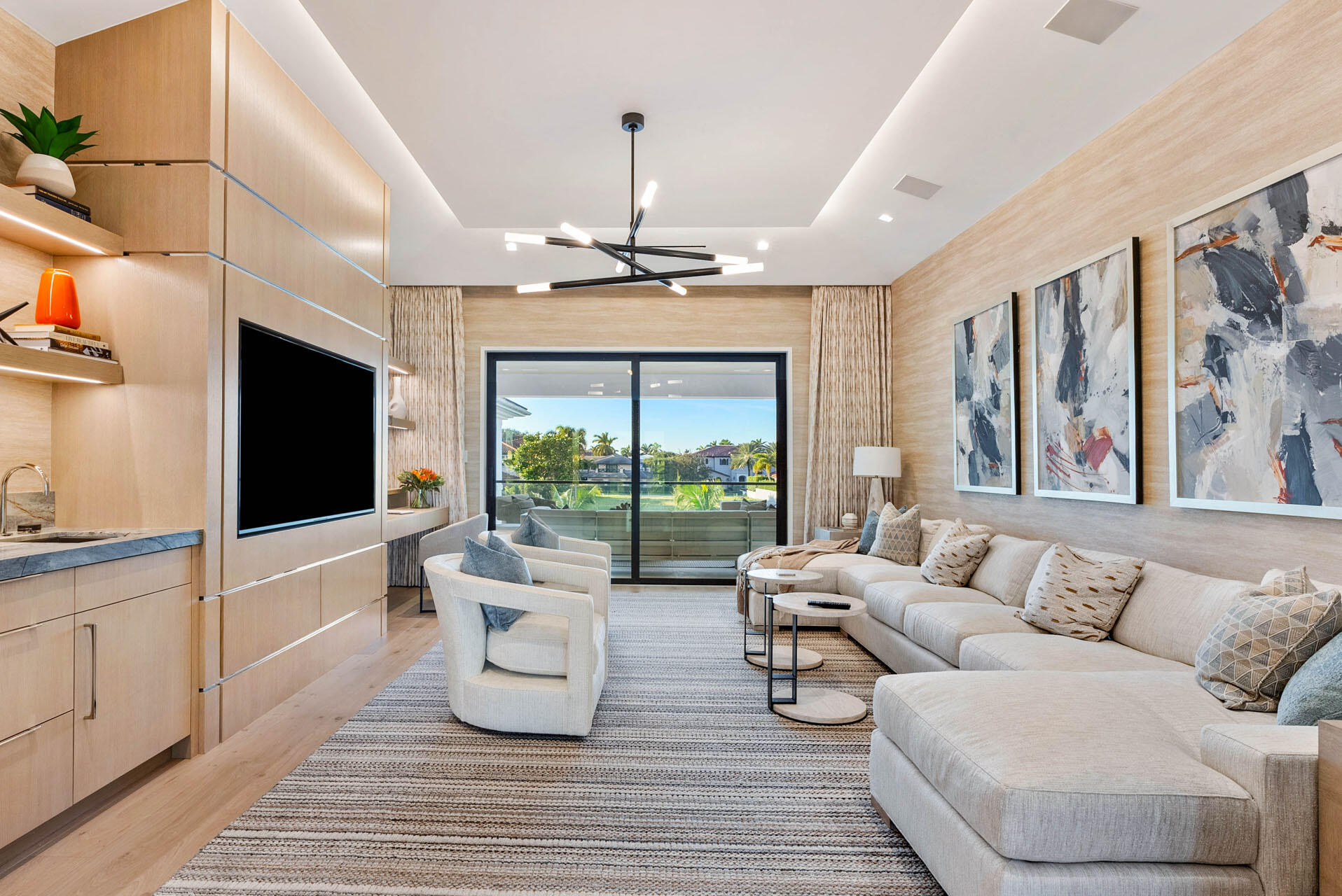 ROYAL PALM YACHT & COUNTRY CLUB - Residential