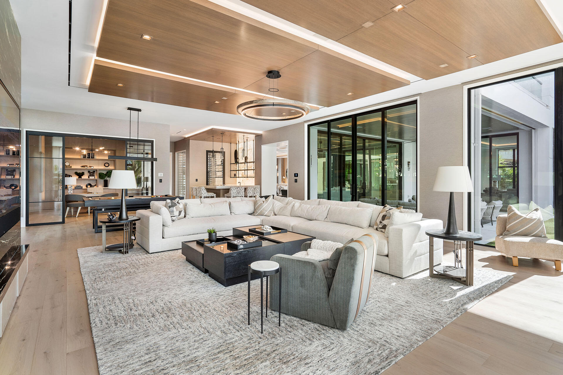 ROYAL PALM YACHT & COUNTRY CLUB - Residential