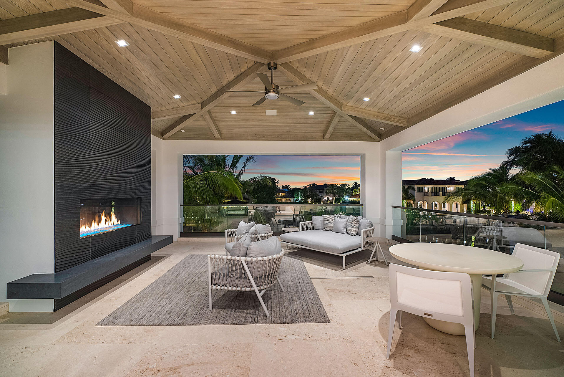 ROYAL PALM YACHT & COUNTRY CLUB - Residential
