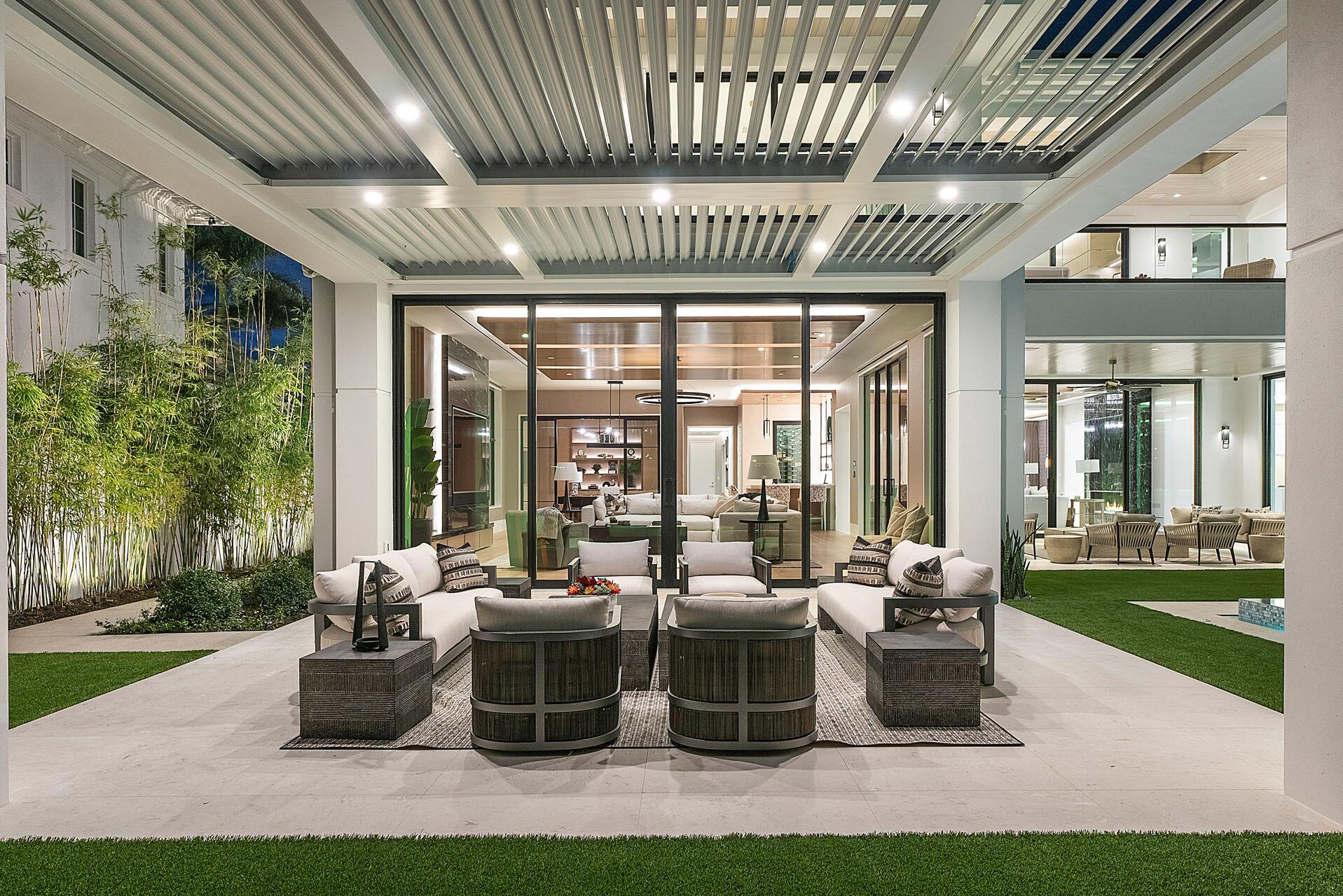 ROYAL PALM YACHT & COUNTRY CLUB - Residential