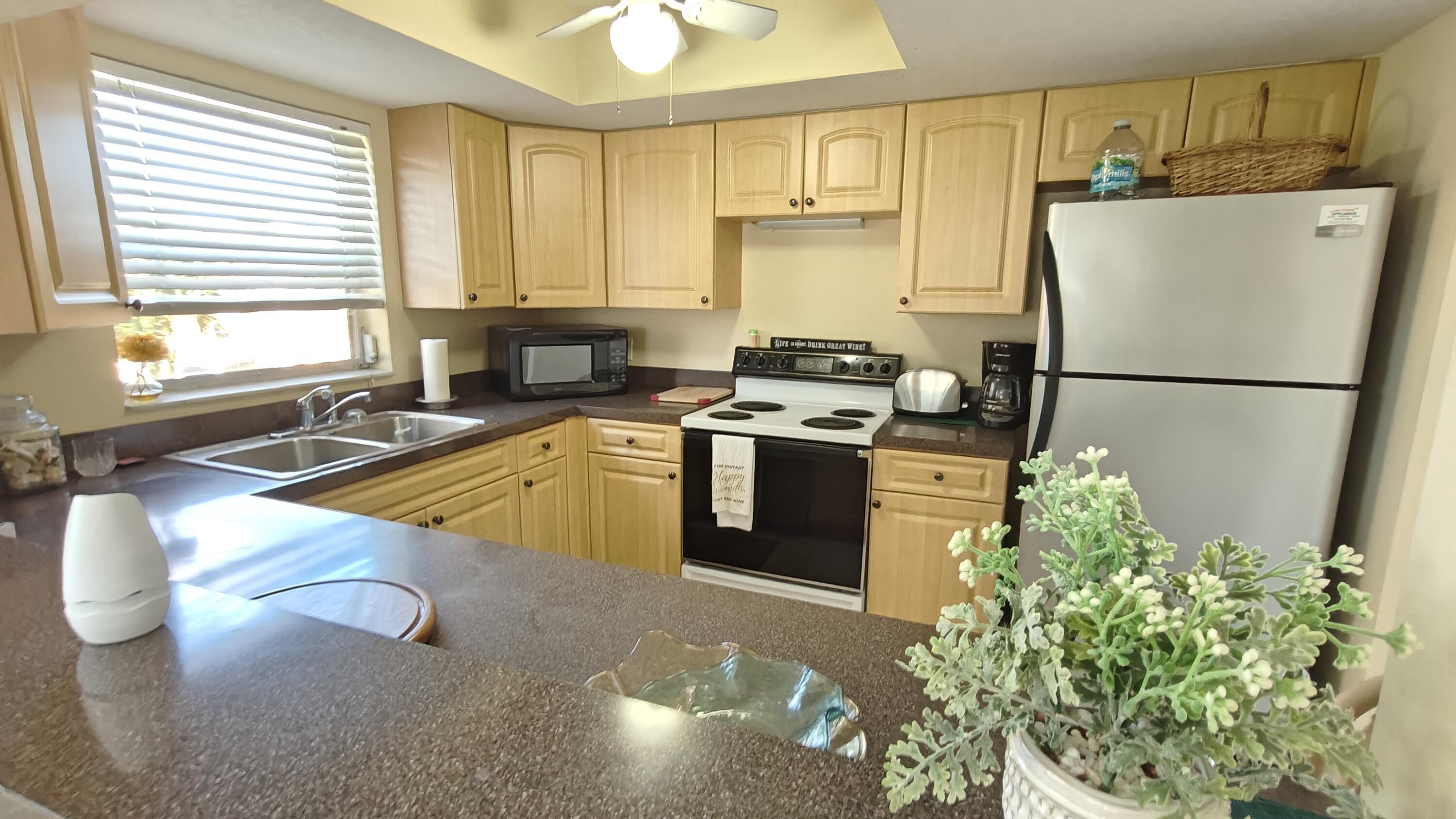 KINGSWOOD CONDO - Residential