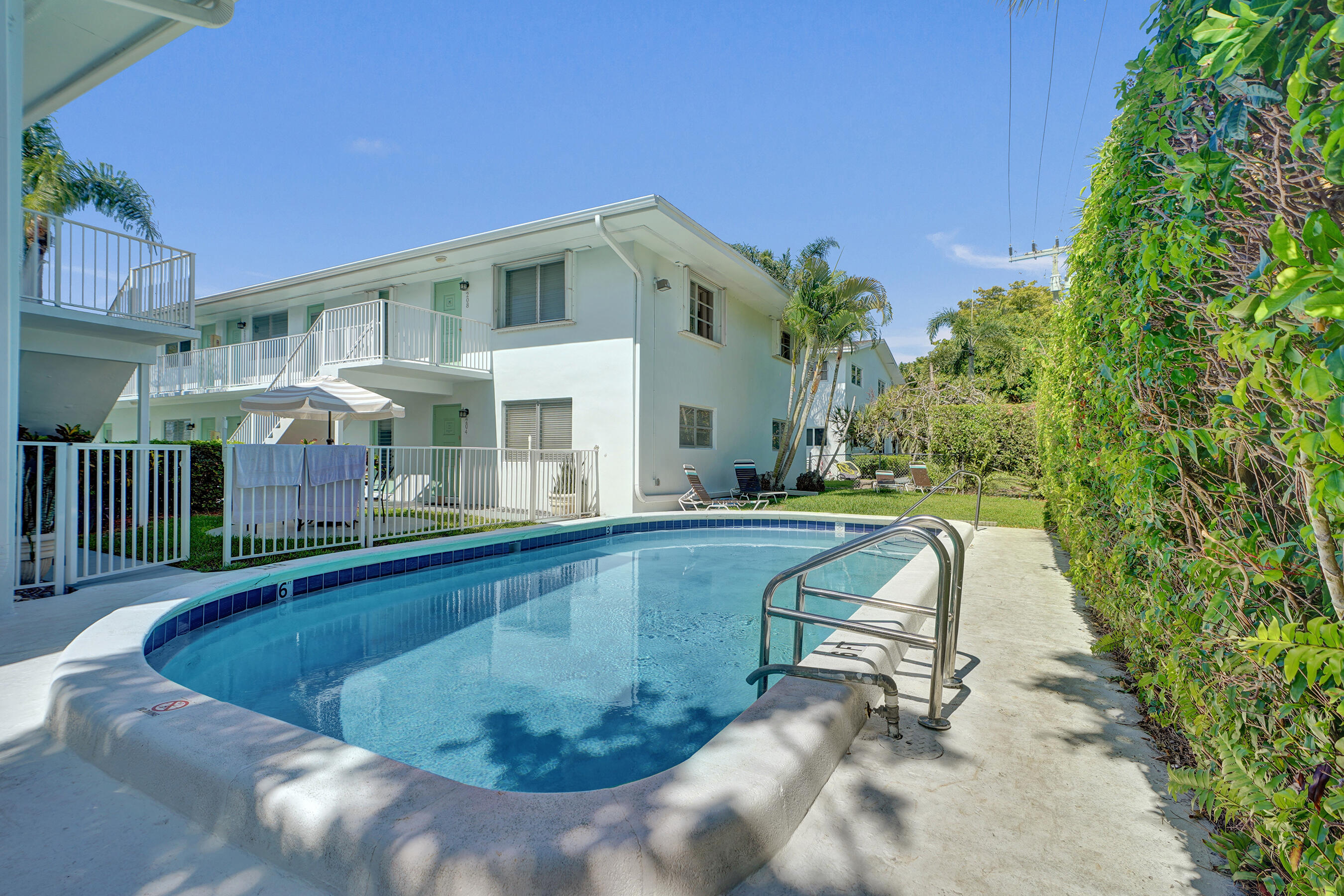 CORAL RIDGE COLONY INC CONDO - Residential