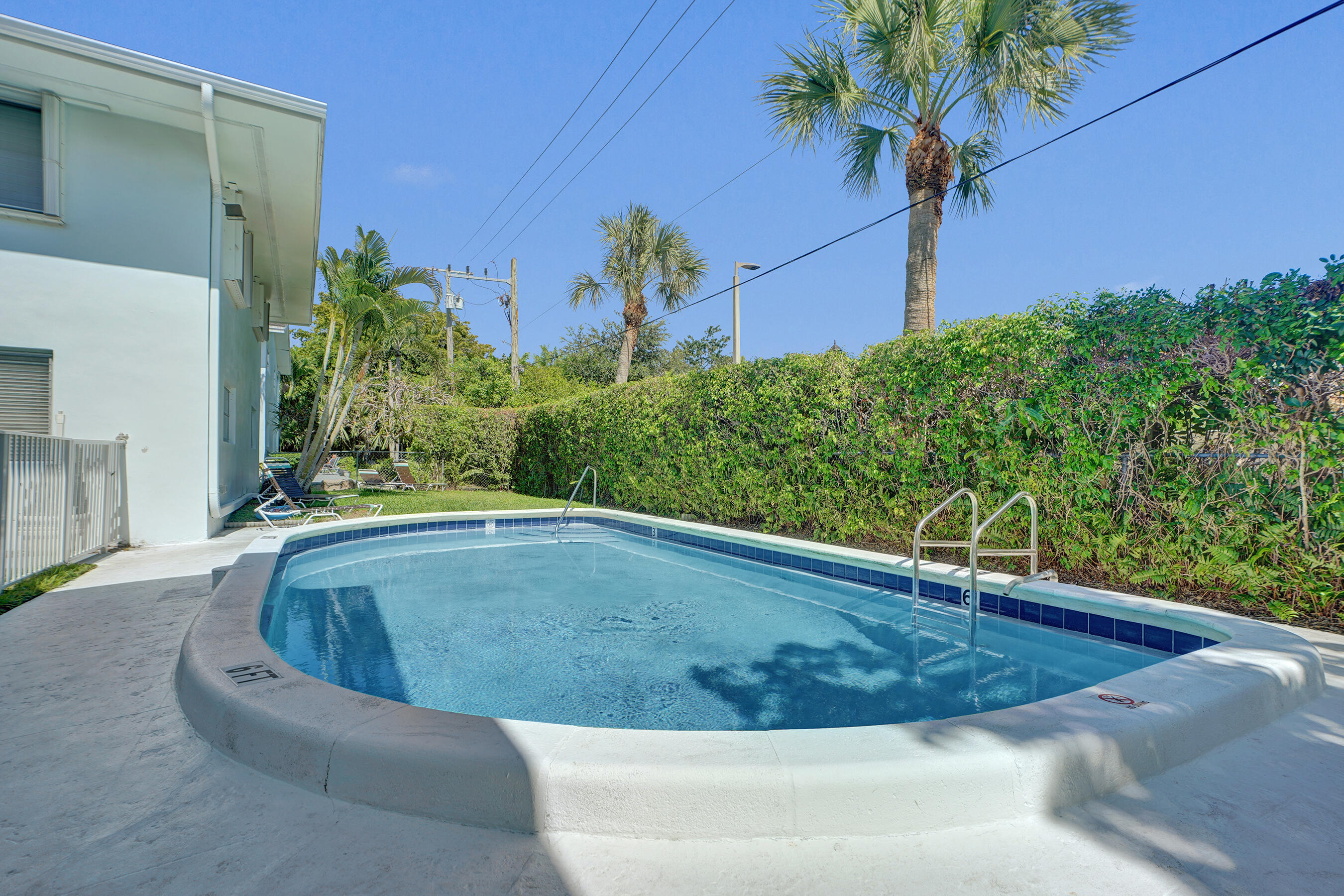 CORAL RIDGE COLONY INC CONDO - Residential