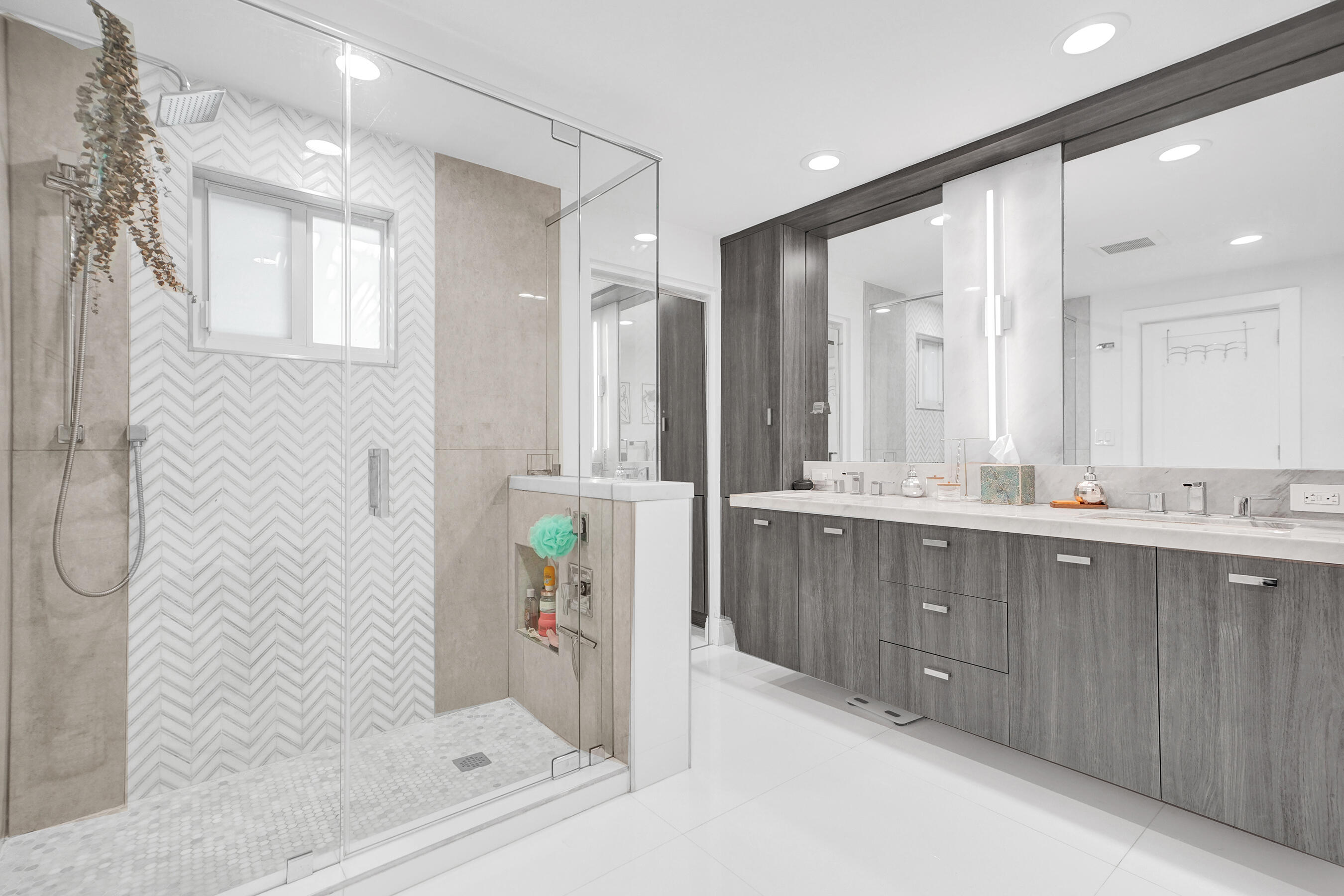 CORAL RIDGE COLONY INC CONDO - Residential