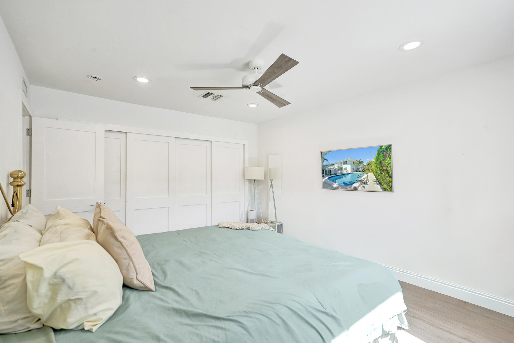 CORAL RIDGE COLONY INC CONDO - Residential