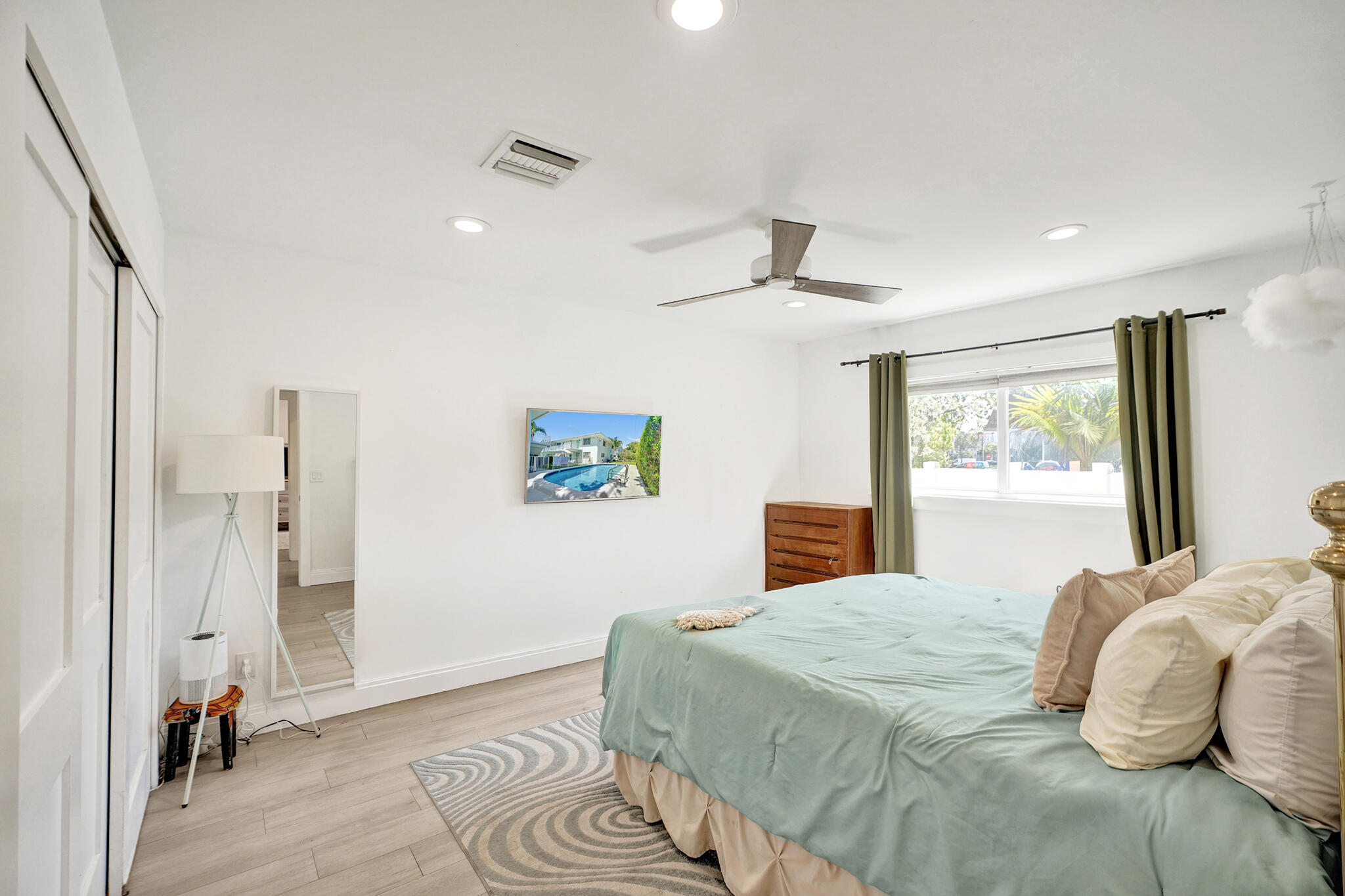 CORAL RIDGE COLONY INC CONDO - Residential