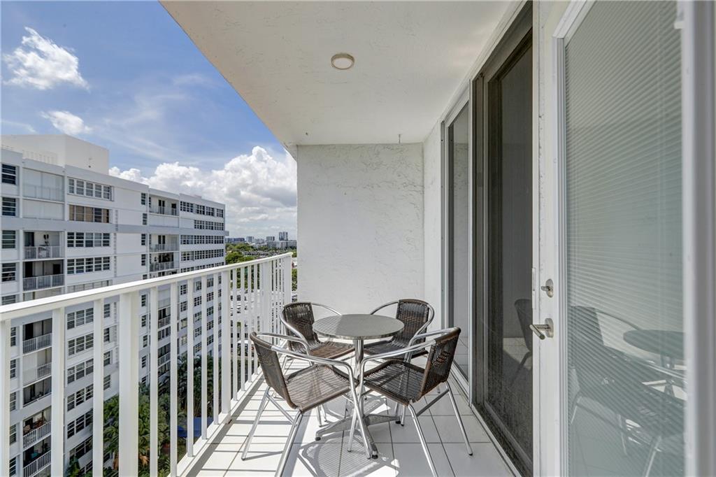 EAST POINT TOWERS - Residential