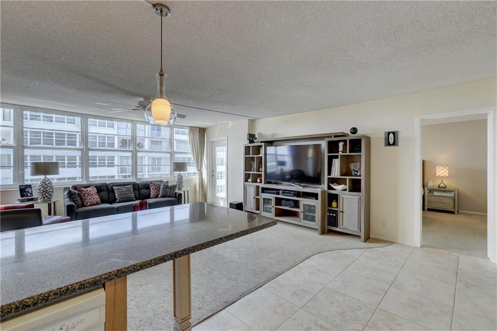 EAST POINT TOWERS - Residential
