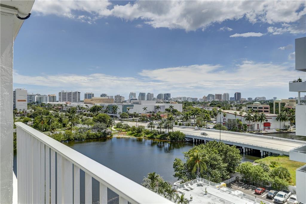 EAST POINT TOWERS - Residential