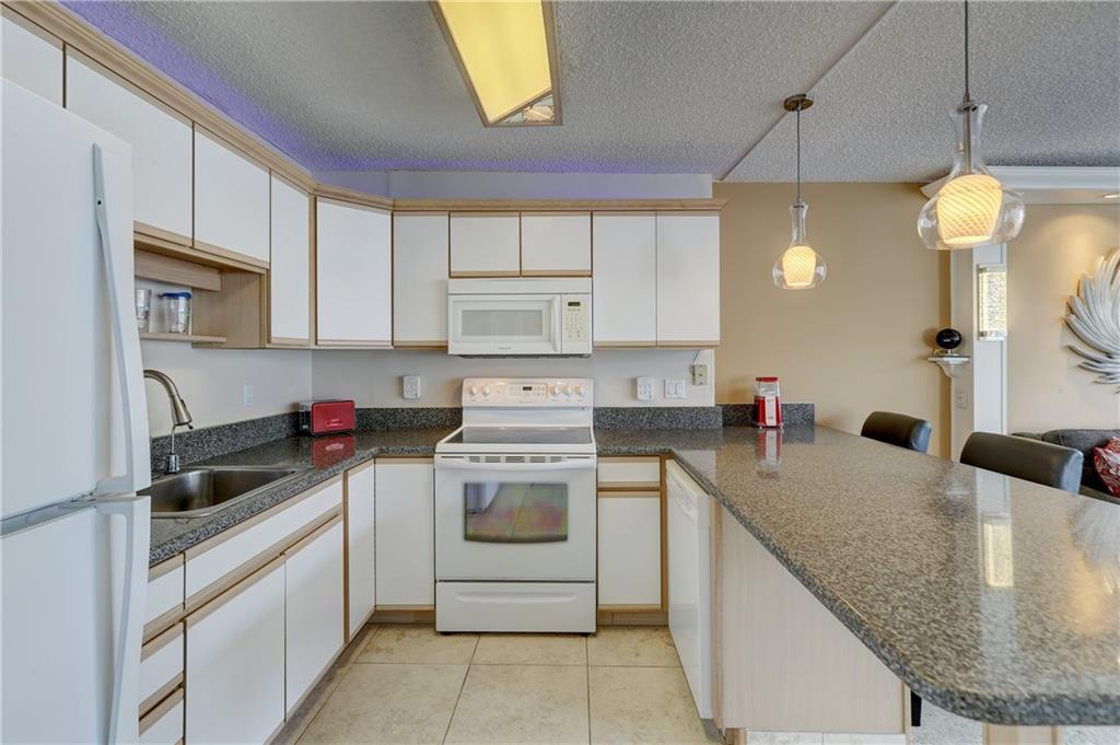 EAST POINT TOWERS - Residential