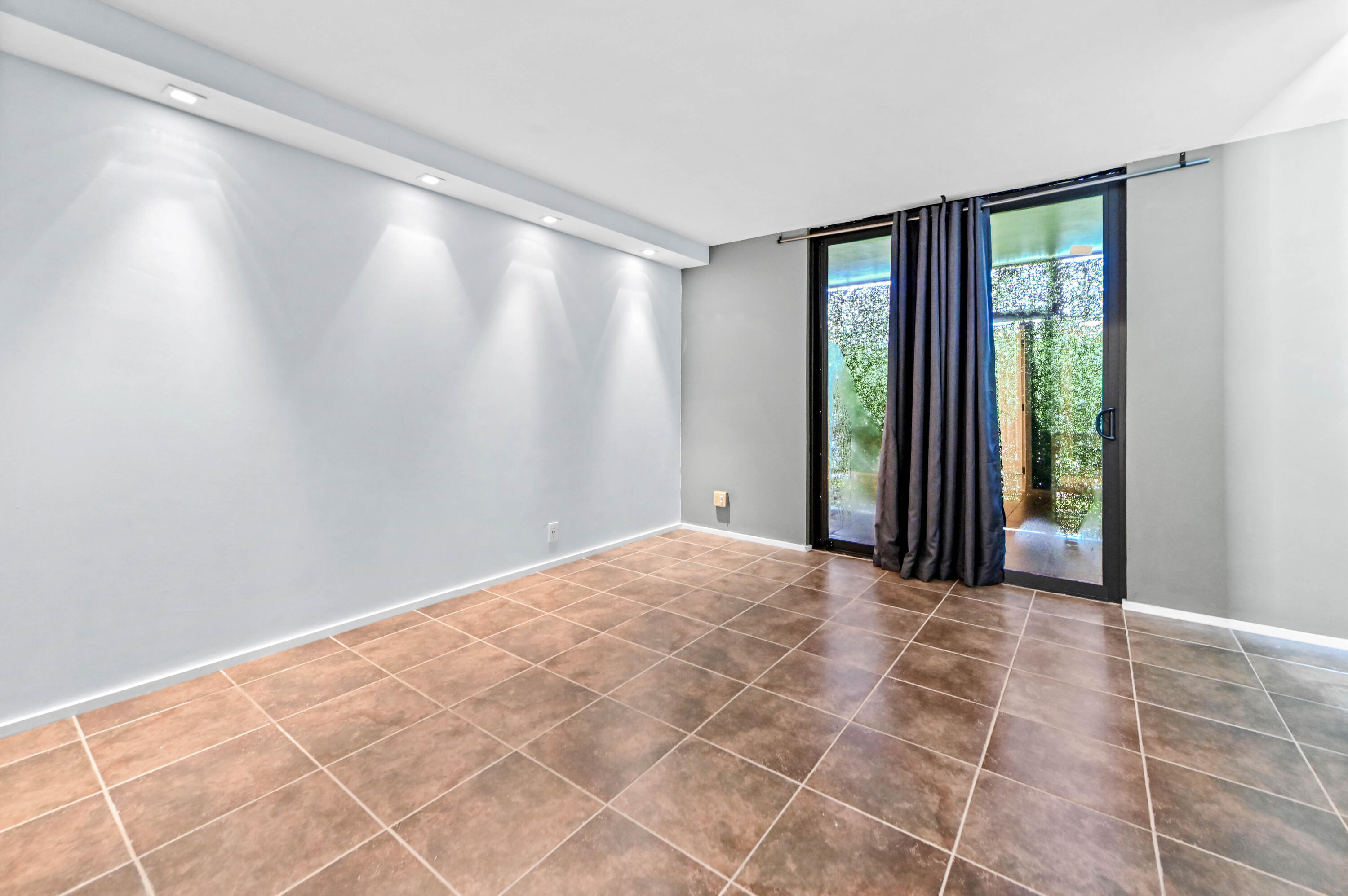 Tennis Club of Palm Beach - Residential