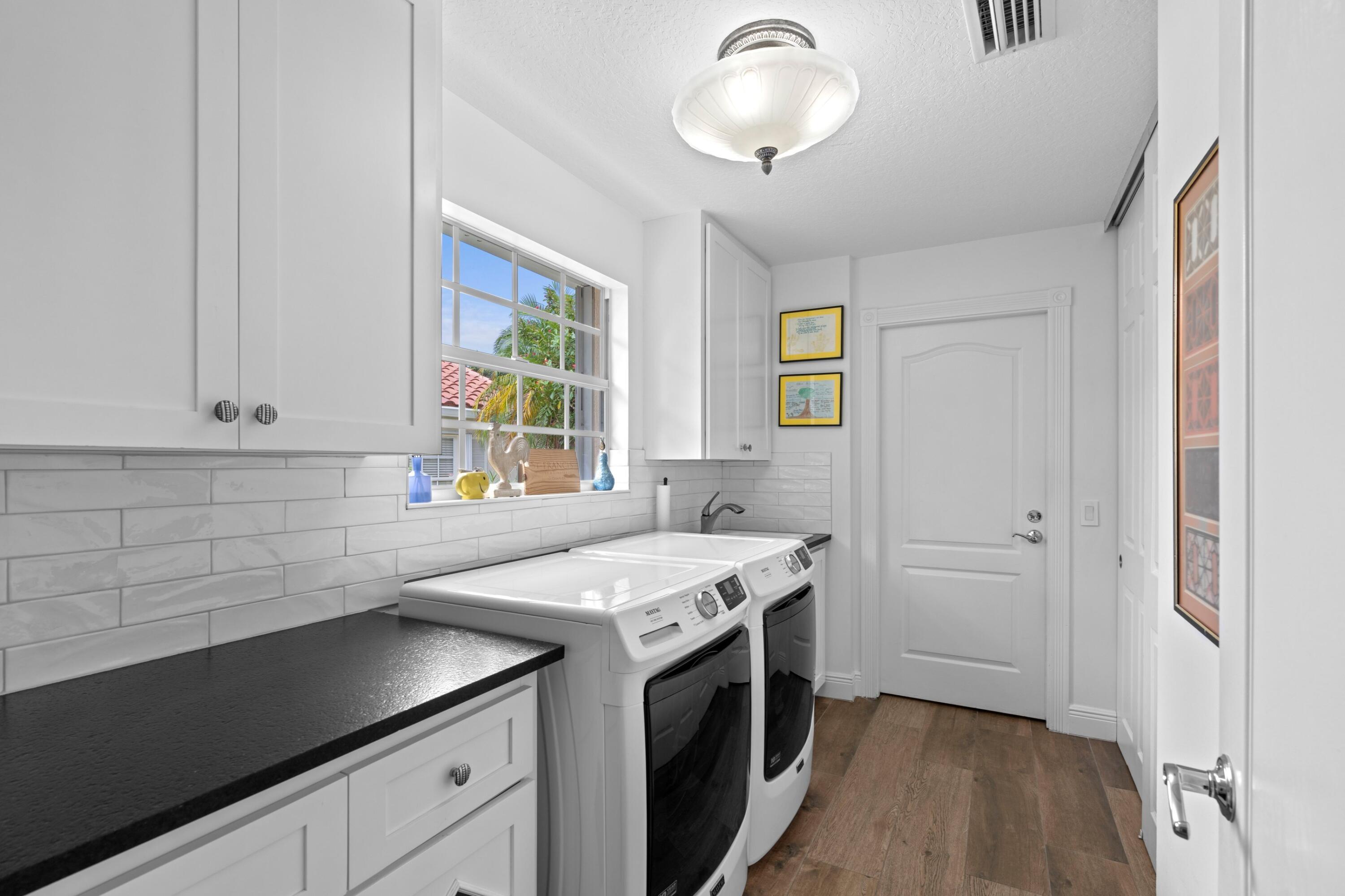 RIVERWALK 9 - Residential