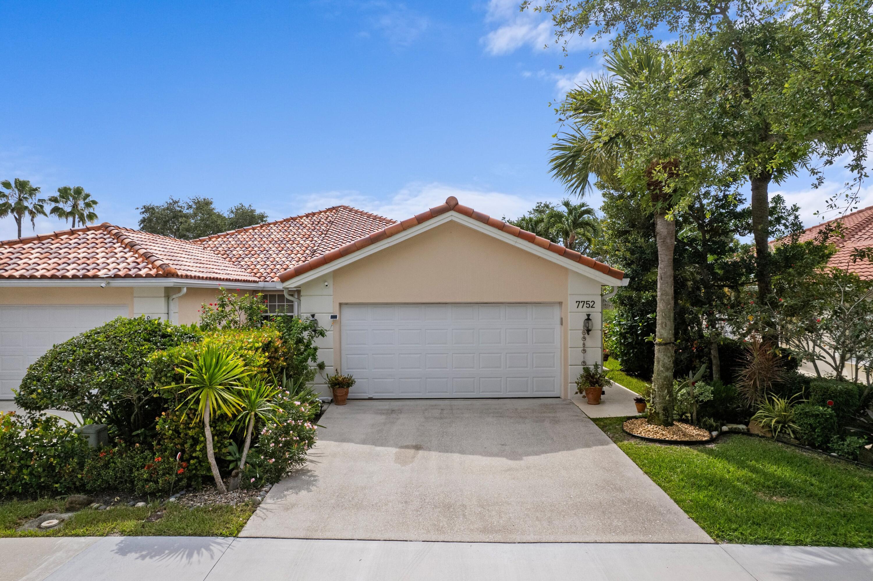 RIVERWALK 9 - Residential