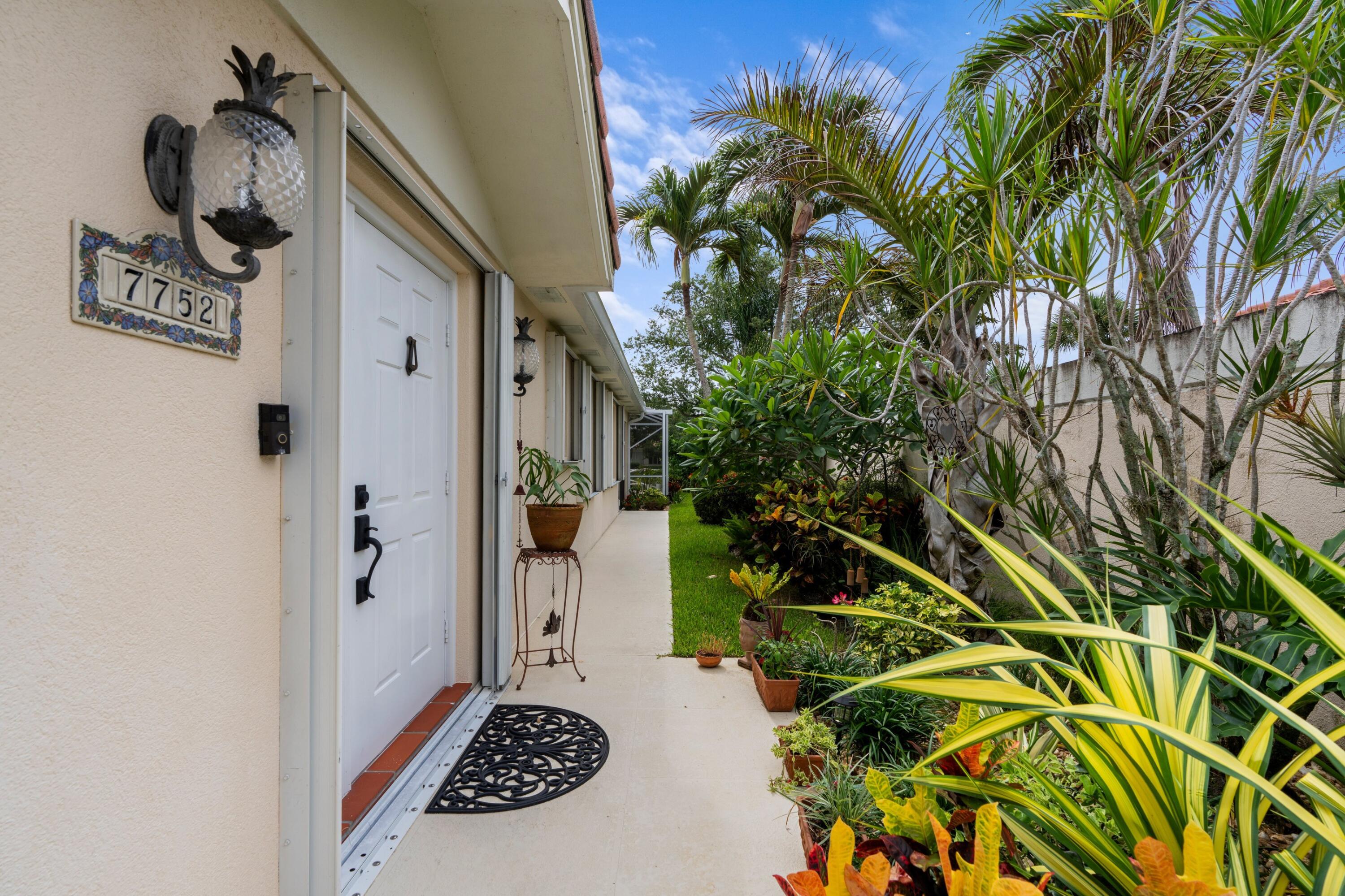 RIVERWALK 9 - Residential