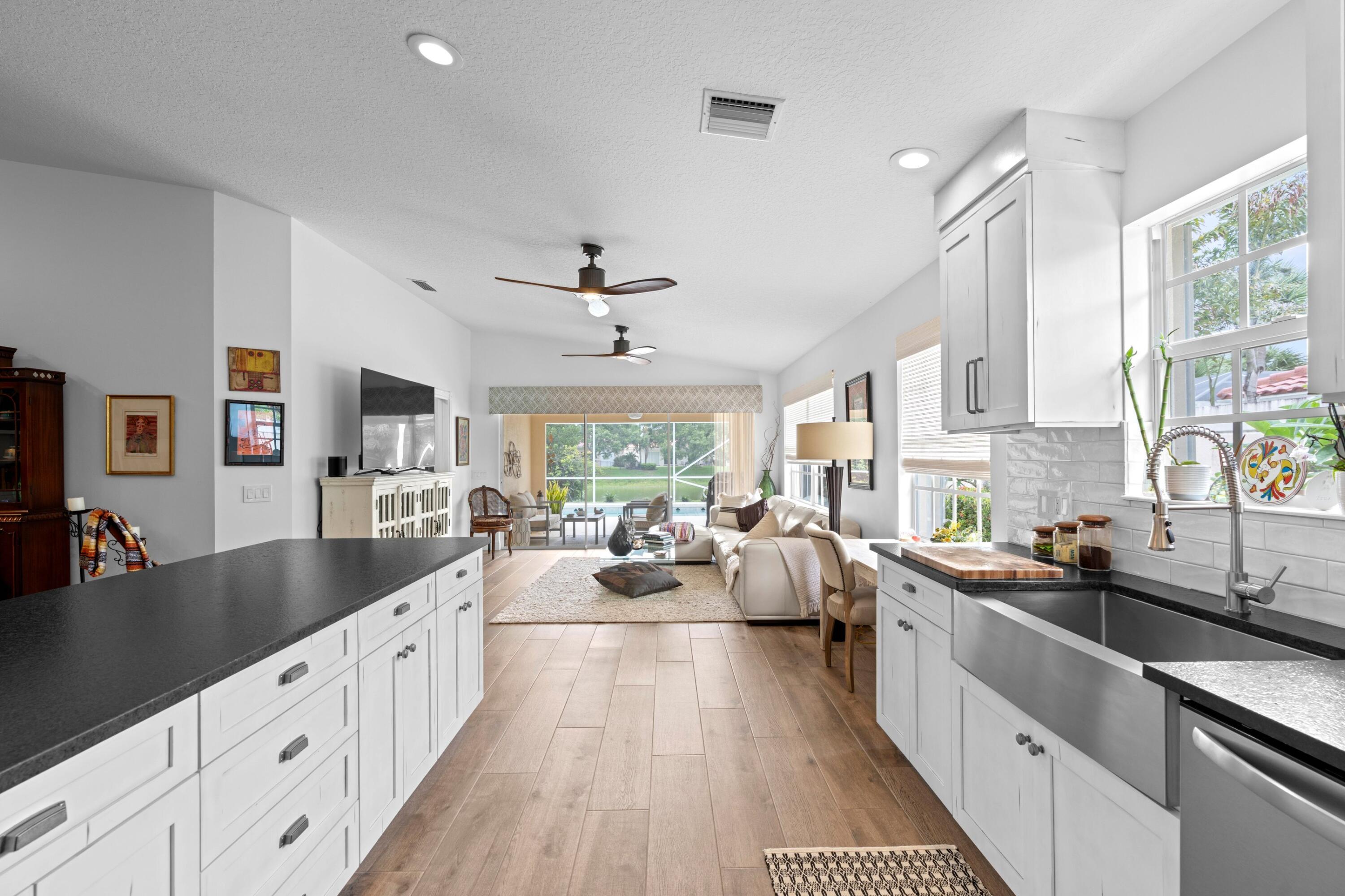 RIVERWALK 9 - Residential