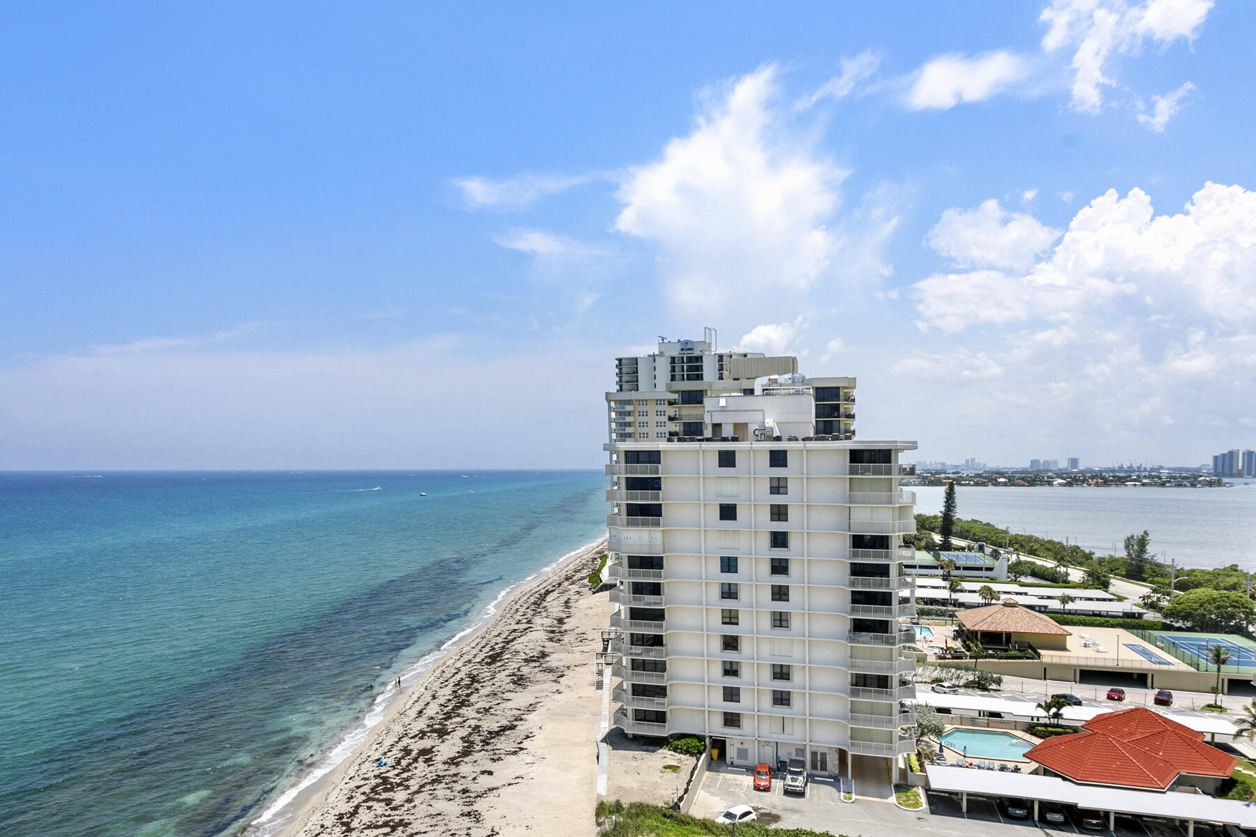 WATER GLADES CONDO - Residential