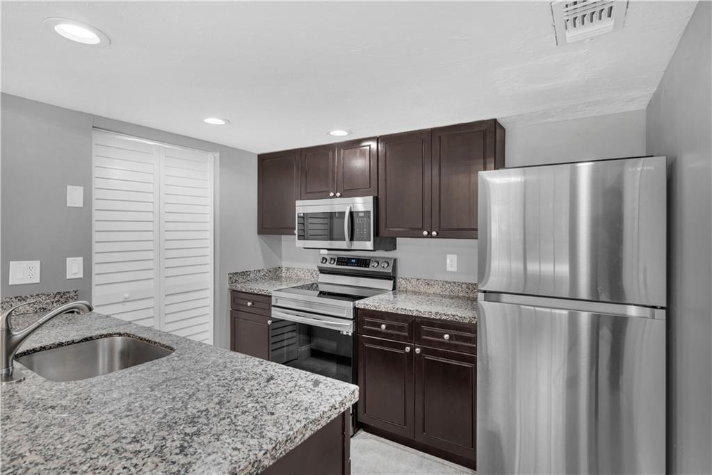 Victoria Woods 01 - Residential
