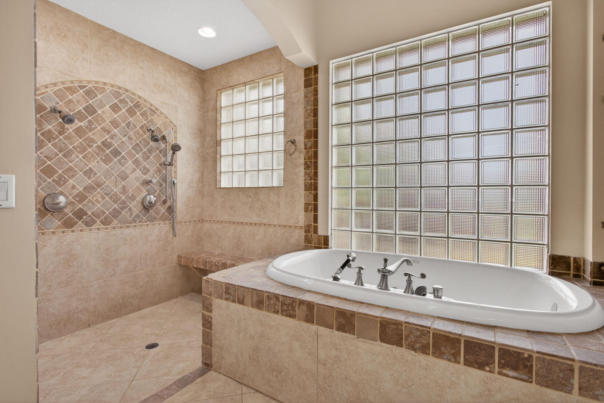 CORAL KEY VILLAS 3RD SEC - Residential Lease
