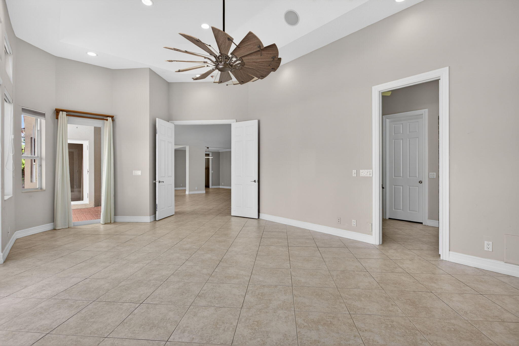 CORAL KEY VILLAS 3RD SEC - Residential Lease