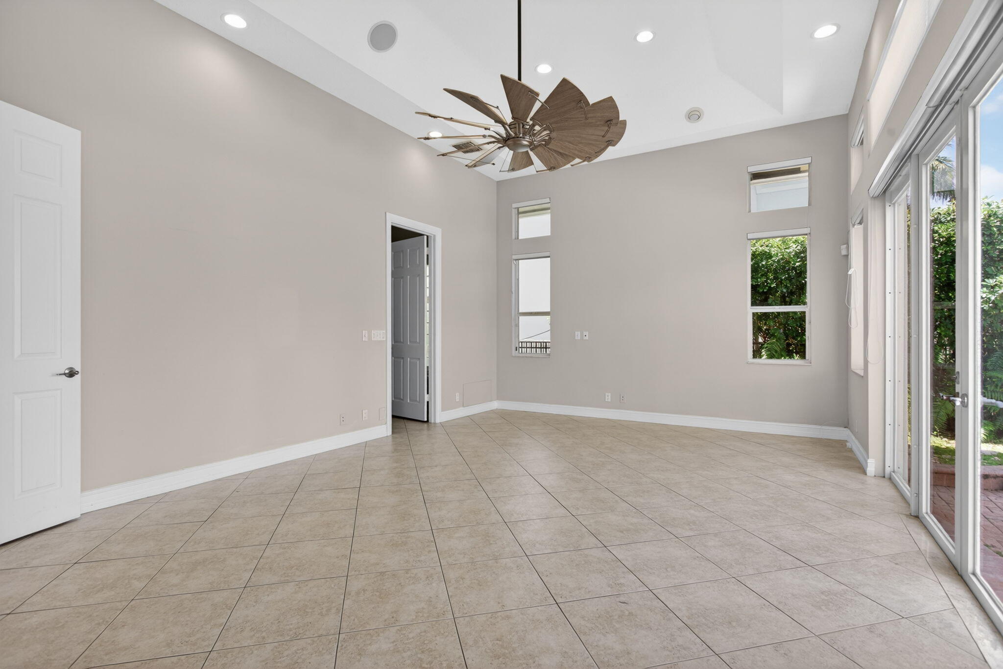 CORAL KEY VILLAS 3RD SEC - Residential Lease